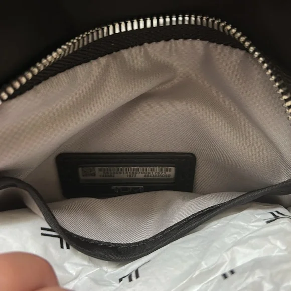 NWT Tumi Ruma crossbody - Picture 7 of 9